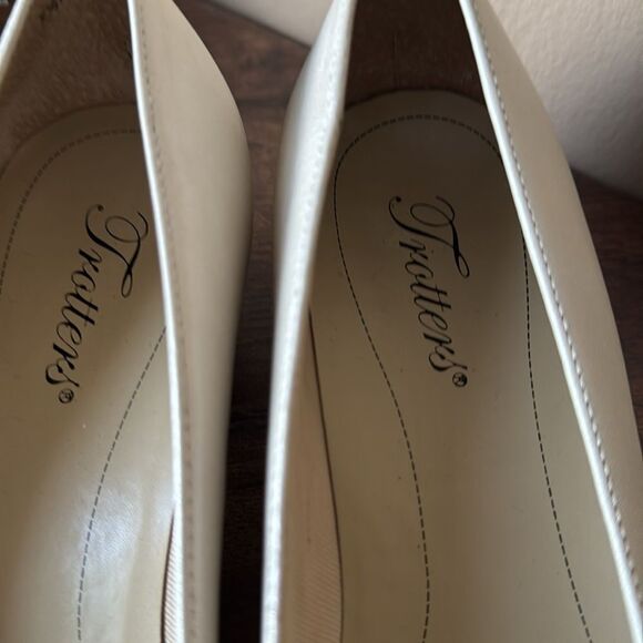 Trotters Elegant Cream heels size 7.5 N - Picture 6 of 11
